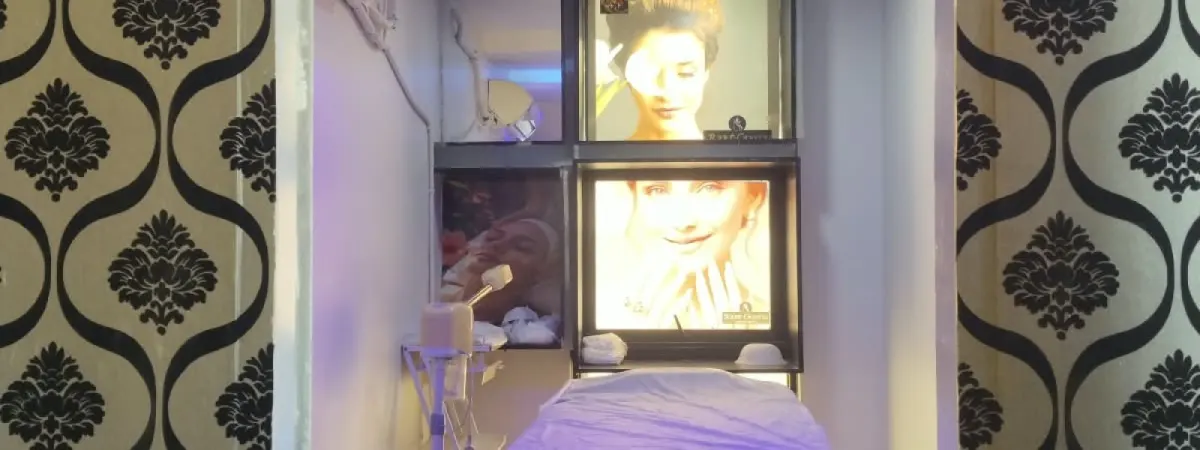 Rare crystal unisex salon